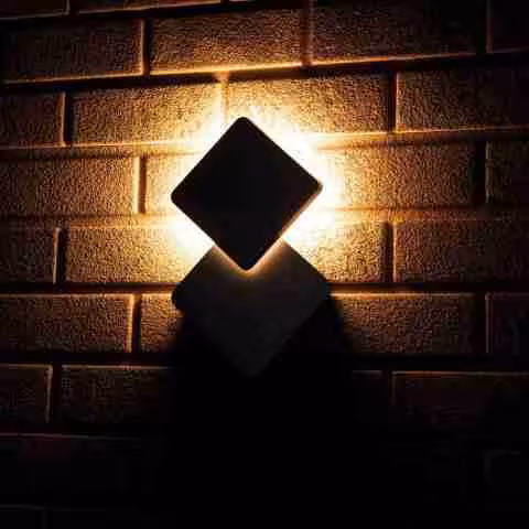 LED's Light wandlamp BERLIJN: Verstelbare buitenwandlamp met IP44-classificatie, met een modern vierkant design.